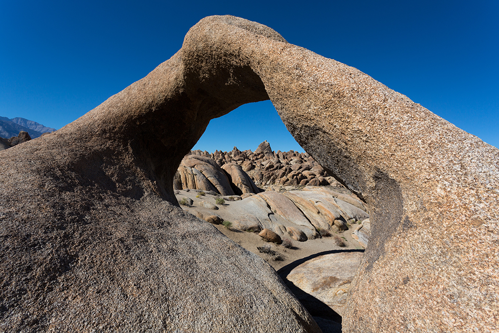 10-02 - 10.jpg - Mobius Arch, Alabama Hills